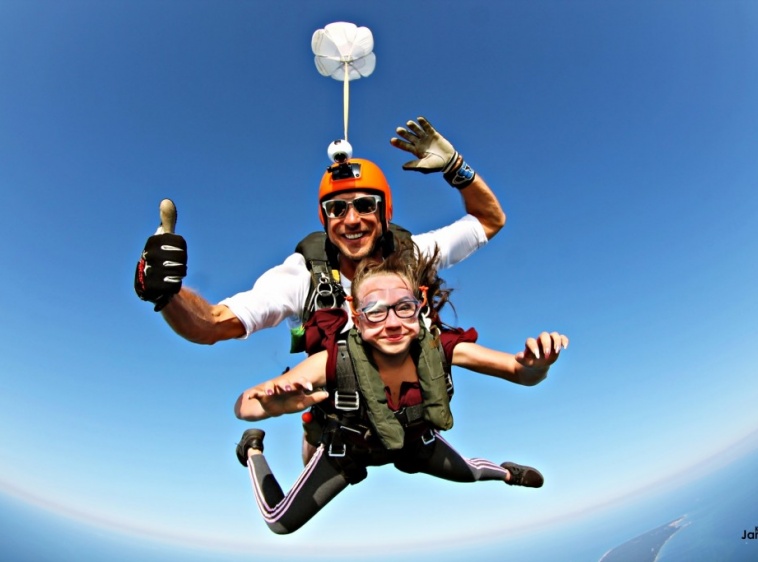 SKYDIVE HEL